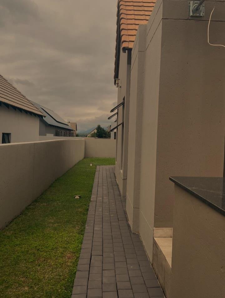 To Let 3 Bedroom Property for Rent in Leloko North West